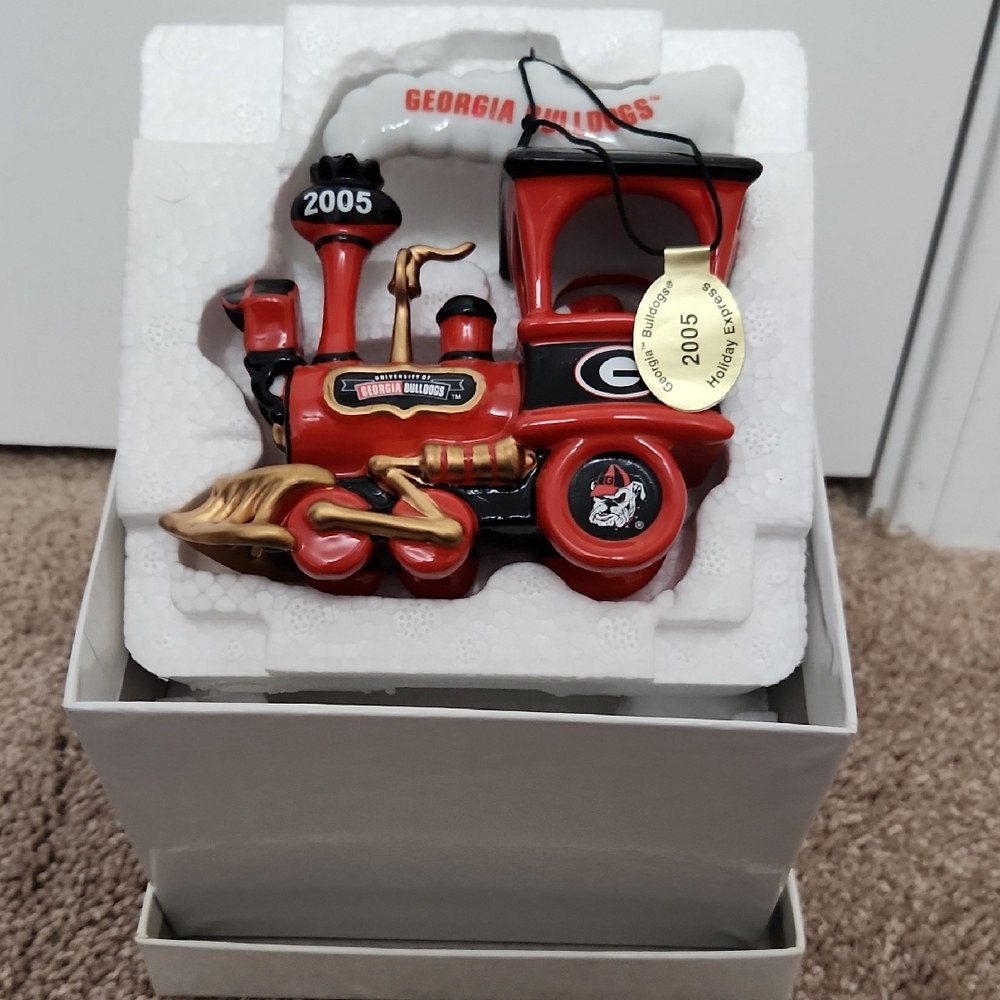 Danbury Mint Red and Gold Christmas Train Ornament - 2005'